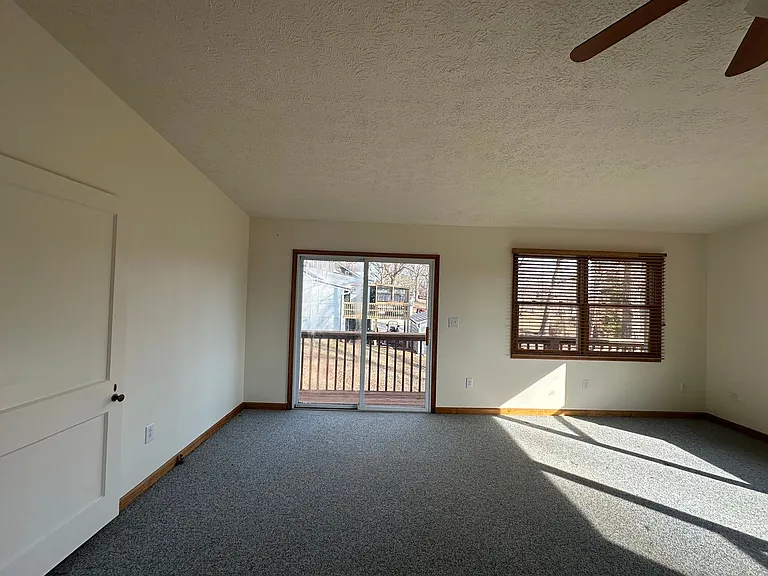 1321 Peaks St — Photo 40