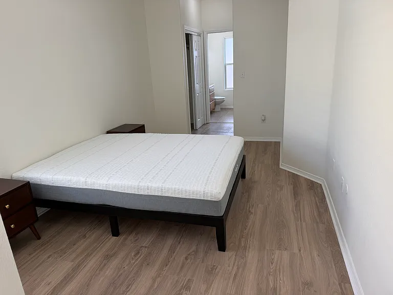 1600 Bradley Ct — Photo 24