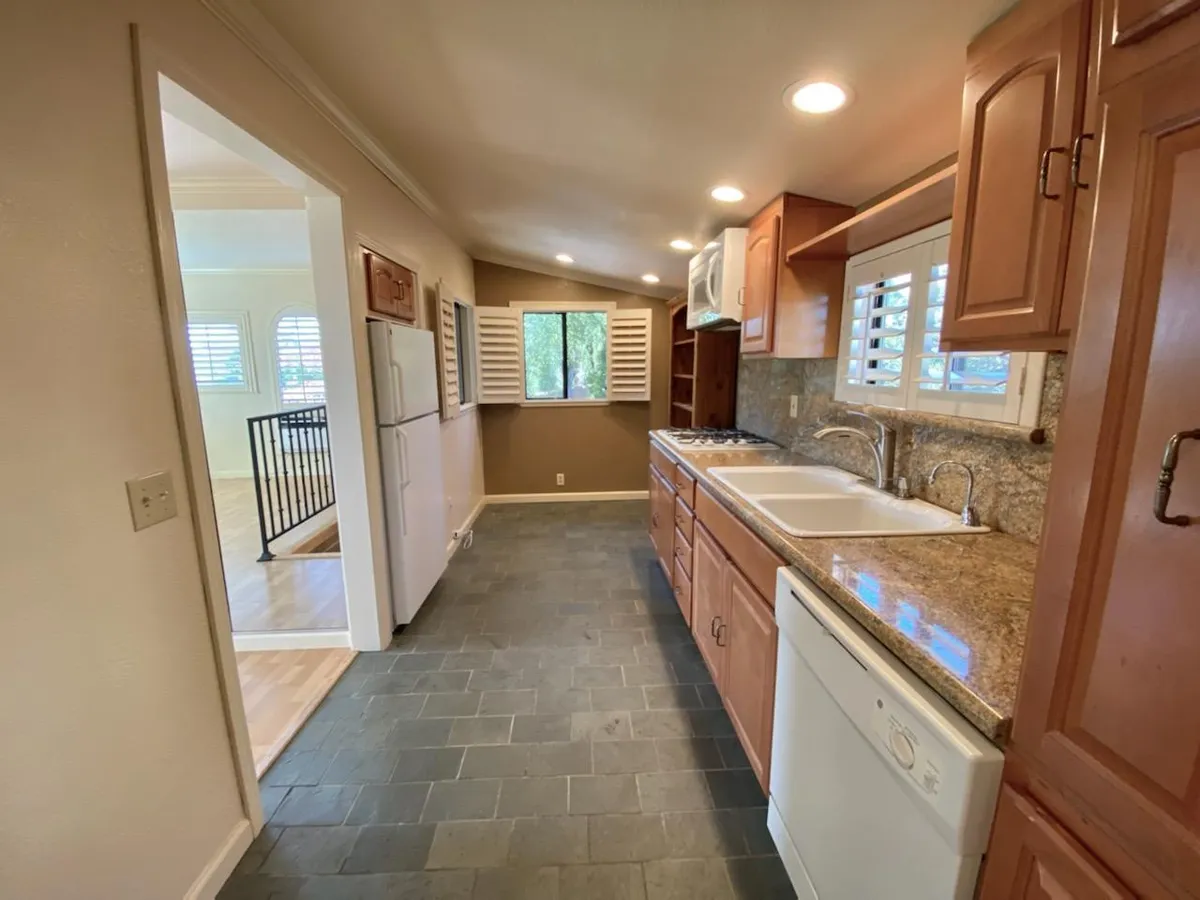 Kitchen - 19485 Montevina Rd