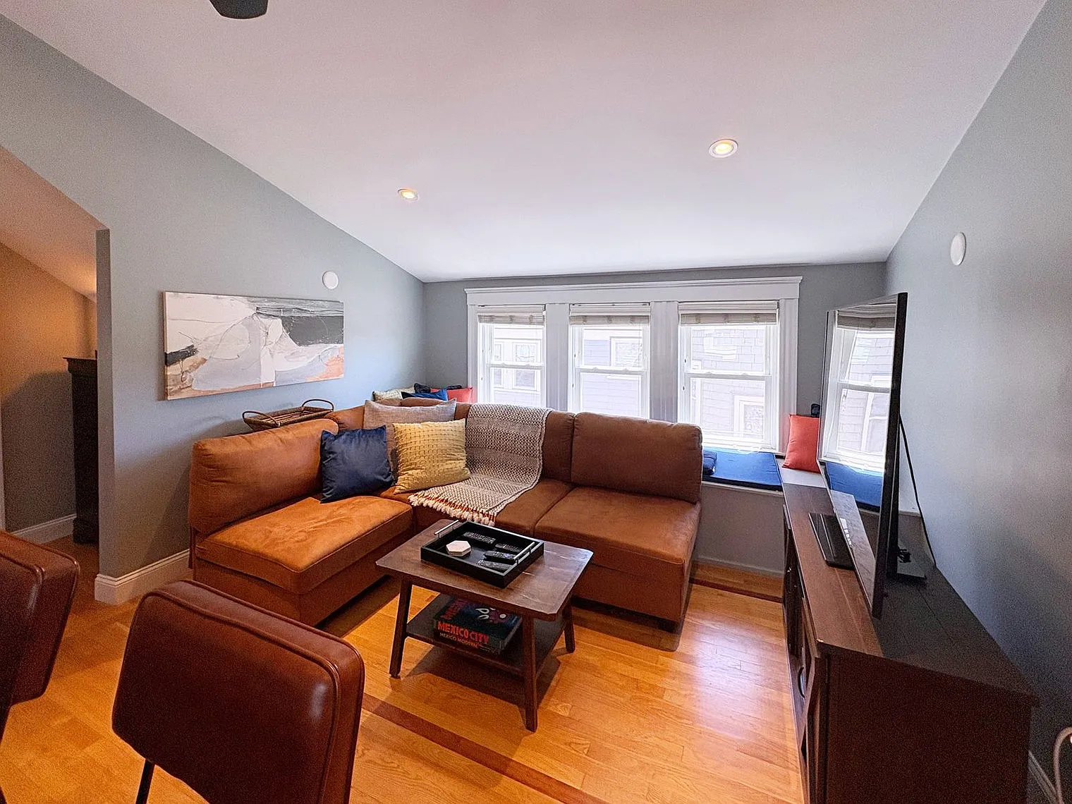 2 bed, 1.0 bath, 1280 sqft, $6,283 — Photo 4