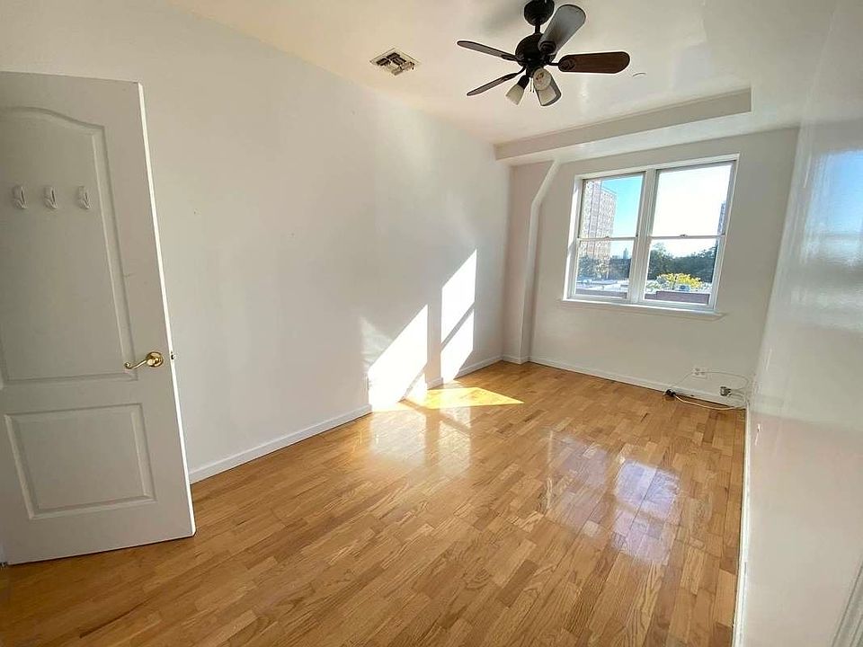 1st image of 823 Willoughby Ave APT 3A