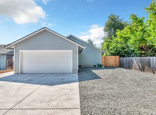 1321 Maxwell Rd, Anytown, OR 97404