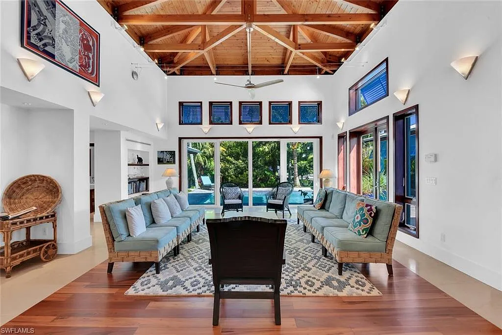 3 bed, 3.5 bath, 3022 sqft, $30,000 — Photo 1