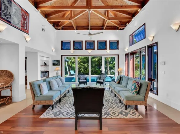 795 18th Ave S, Naples, FL 34102