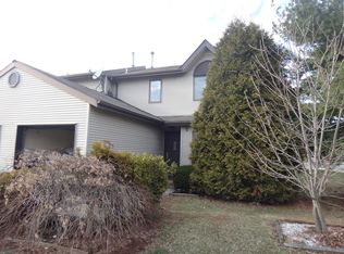 30 Holly Ct, Flemington, NJ 08822