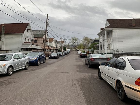 4th image of 27 Thompson St