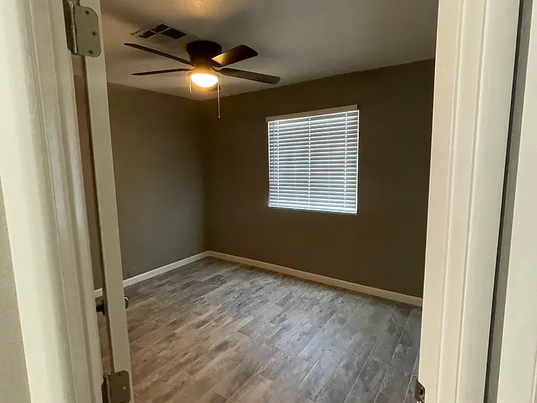 2250 W Southern Ave #16 — Photo 13