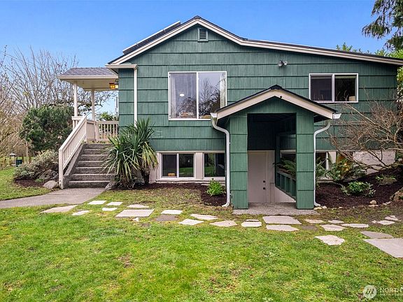 3rd image of 10238 7th Avenue SW