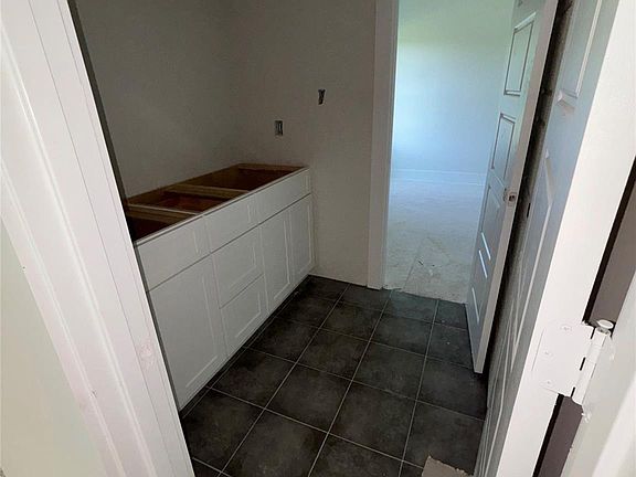 4th image of 1006 Garapan St #B