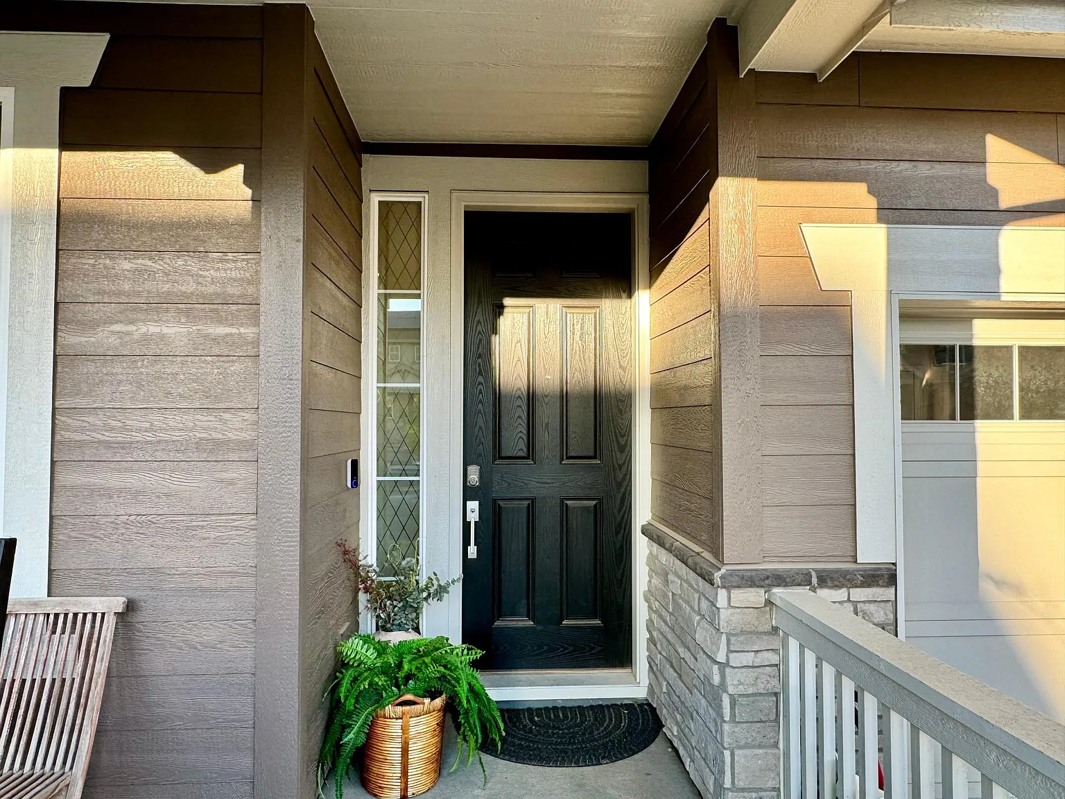 4 bed, 2.5 bath, 2378 sqft, $3,300 — Photo 2