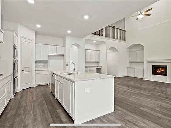 3rd image of 1809 Angus Dr