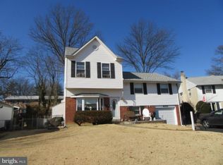 2945 Larkspur Ln, Secane, PA 19018