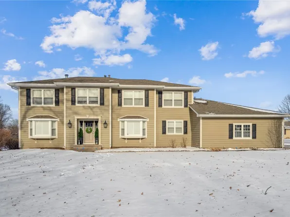 4362 Cloverdale Rd NE, Cedar Rapids, IA 52411