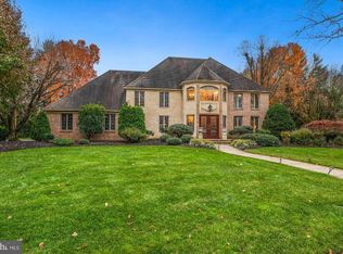 4 Sheldon Pl, Moorestown, NJ 08057