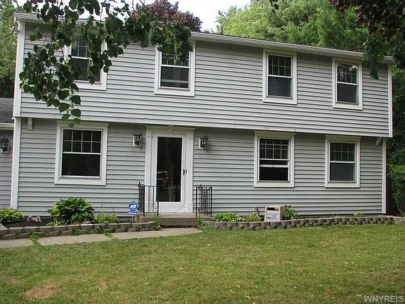 2nd image of 41 Kathryn Dr