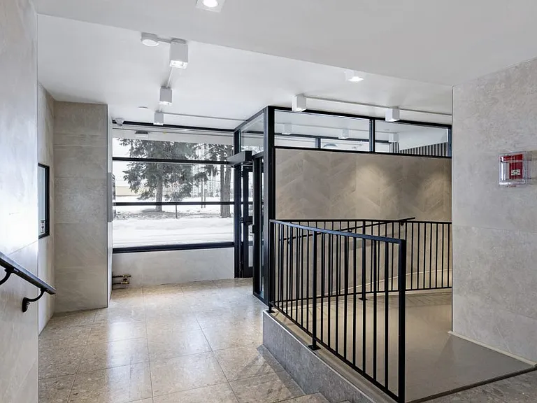 3875 Sheppard Ave E — Photo 5