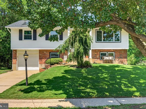 314 Mallard Dr, Marlton, NJ 08053