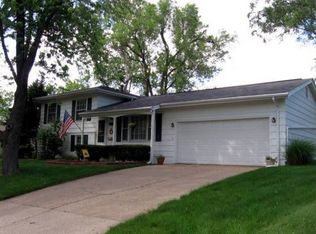 5626 N Fountaindale Dr, Peoria, IL