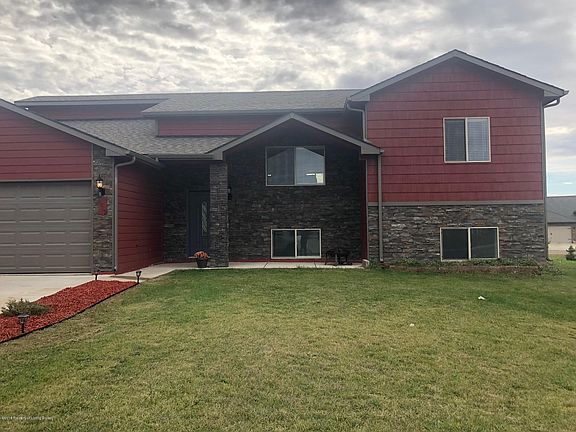 2nd image of 1952 Canyon Dr