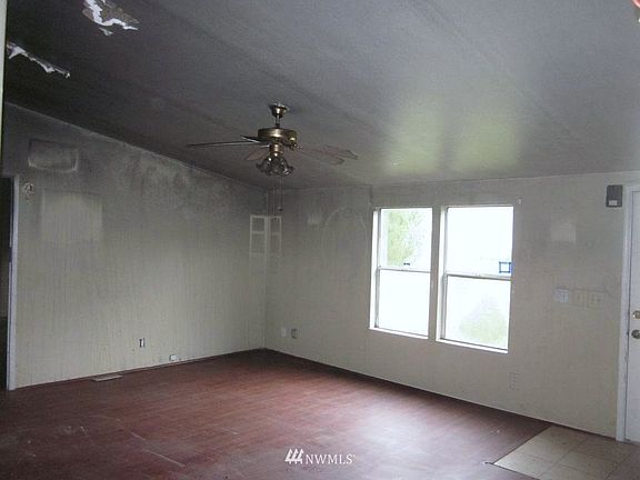 3rd image of 1803 Nevada Avenue SE
