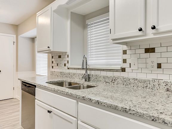 5th image of 3840 Greenbrook Dr