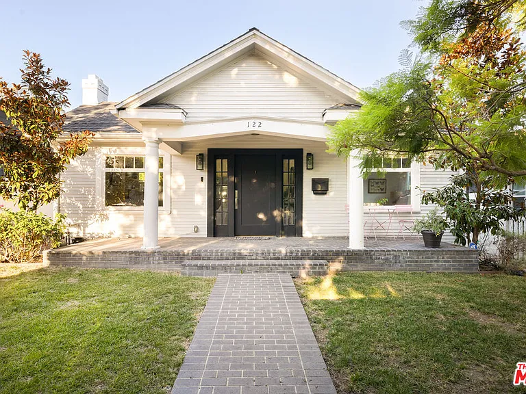 122 N Wilton Pl — Photo 1