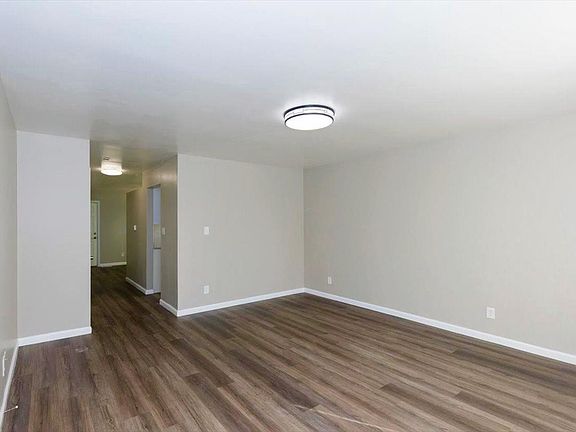 4th image of 3721 Lincoln Ave