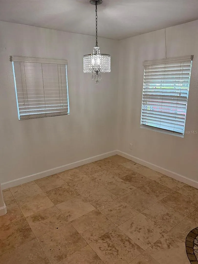 Beautiful 2/1 Apartment Near Florida Mall — Photo 3