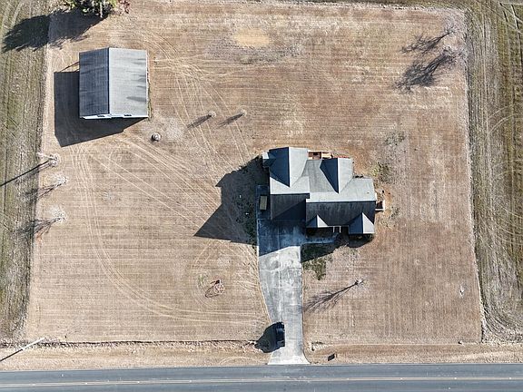 4th image of 121 Ipock Loop Road