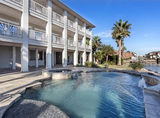7123 Broadway St, Galveston, TX 77554