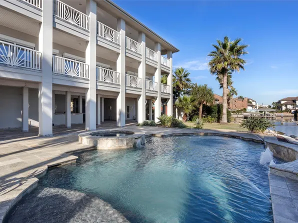 7123 Broadway St, Galveston, TX 77554