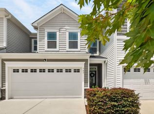 743 Creekway Dr, Fuquay Varina, NC 27526