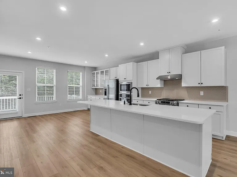 9 Foxwood Dr — Photo 12