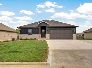 5647 W Pine St, Springfield, MO 65802