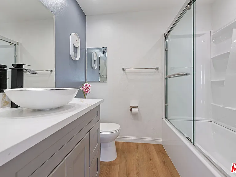 5325 Newcastle Ave #312 — Photo 15