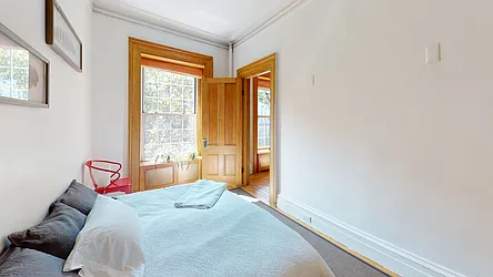 Rented by R New York