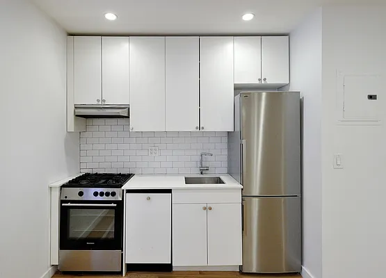 Rented by Aether Property Group | media 4