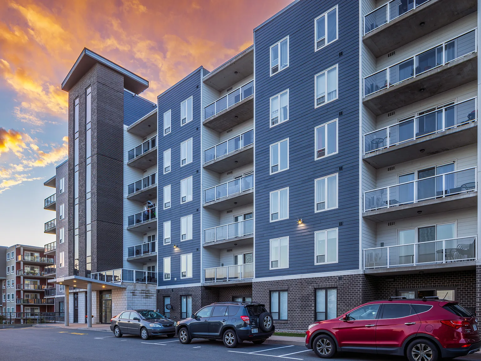 The Ashton Apartments — Photo 4