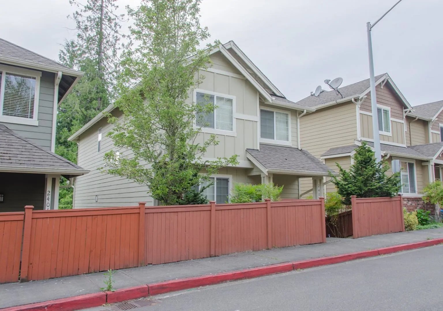 3Bd/2.5Ba Bothell Home — Photo 2