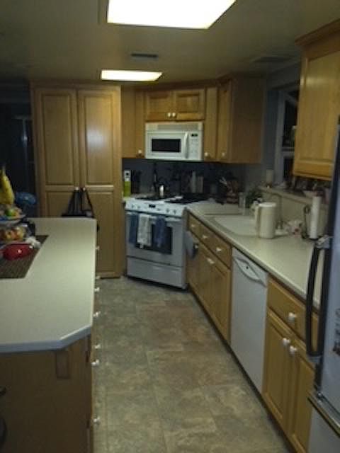2nd image of 9925 Rose St