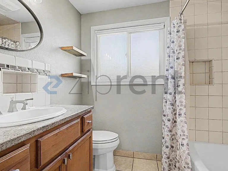 12720 SW Edgewood St — Photo 16