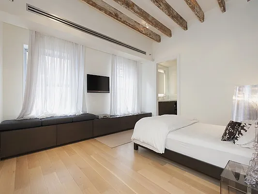 Sold by Sotheby's International Realty | media 4