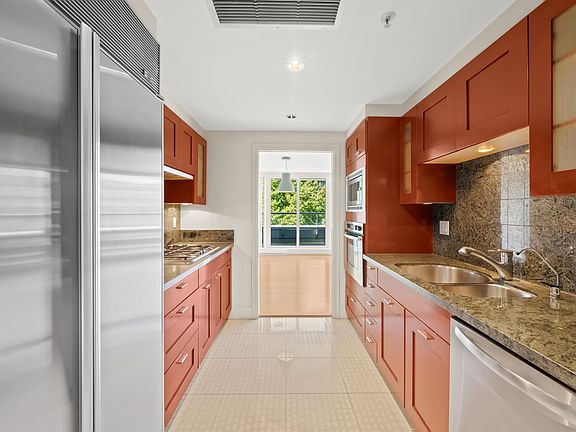 4th image of 560 Nicola St #206