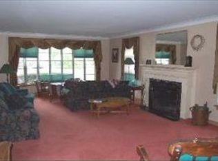 3219 W 97th St, Evergreen Park, IL 60805