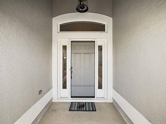 5th image of 924 Figwood Loop