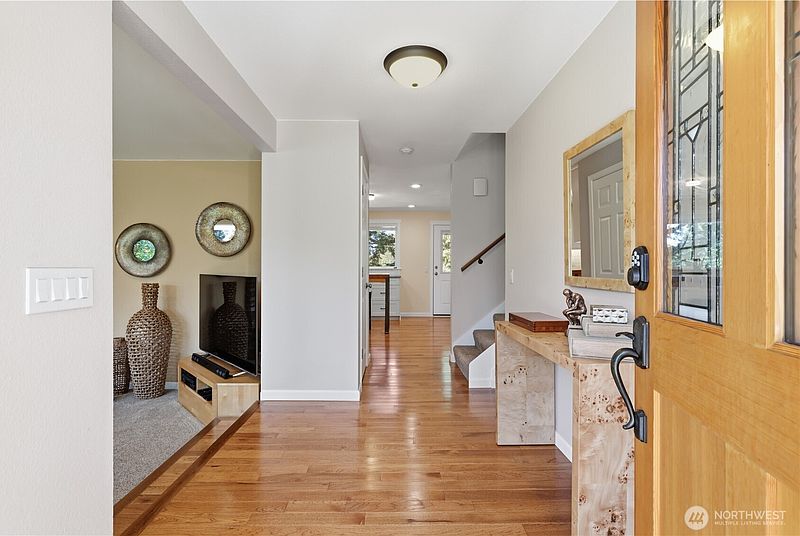 3rd image of 4941 125 Avenue SE