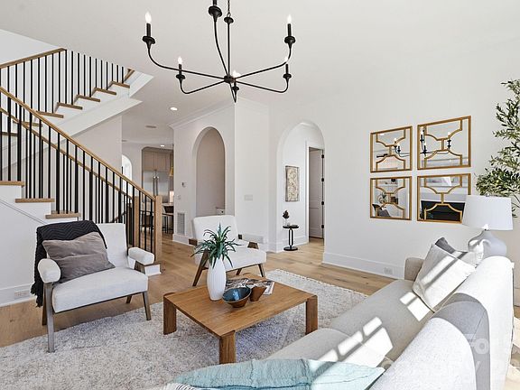 5th image of 610 Walnut St