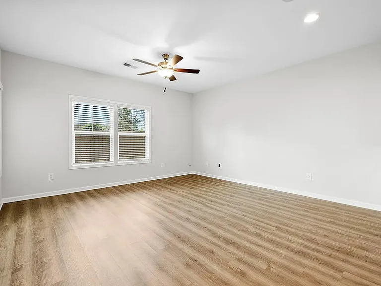4 Sabine Leaf Ct — Photo 15
