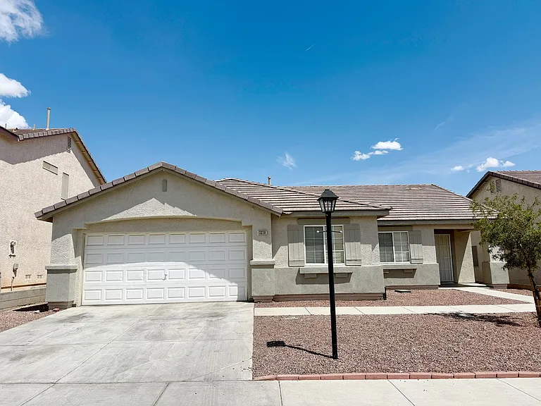 3320 Park Town St — Photo 25