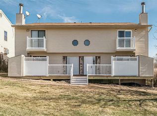 2537 Whitewater Ct, Fenton, MO 63026